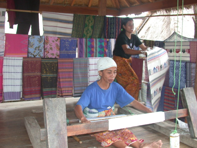 IRADIO TEMPAT Desa Sade Lombok