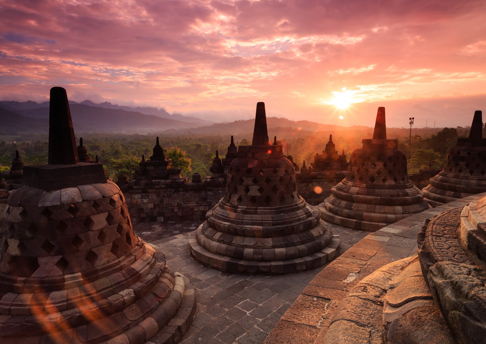 Candi Borobudur & Prambanan Resmi Jadi Tempat Peribadatan Dunia