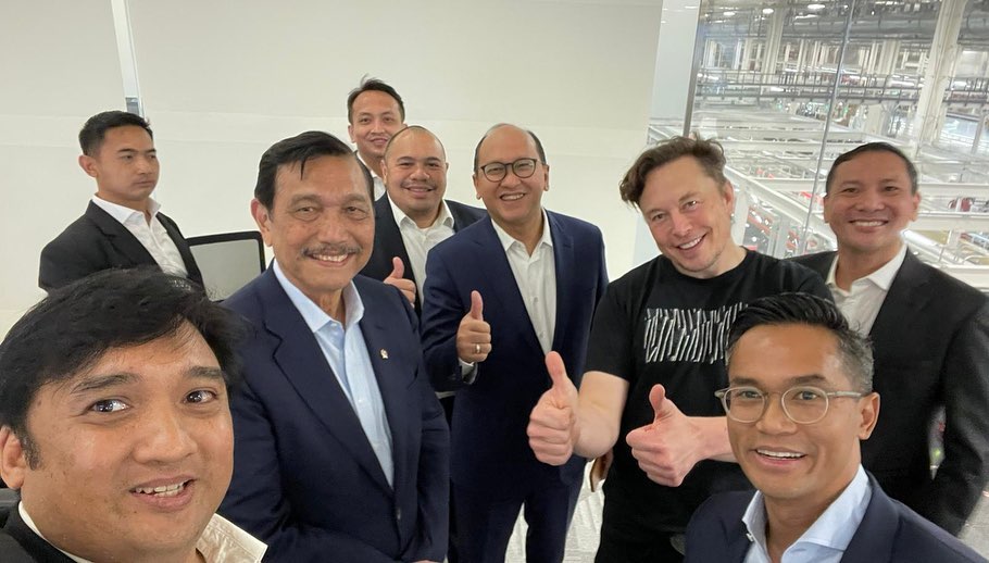 Luhut dan Anindya Bakrie Ajak Elon Musk Investasi di Indonesia