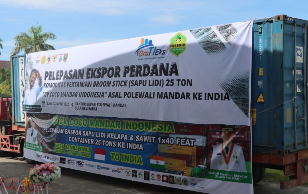 Sapu Lidi Buatan Indonesia Berhasil di Ekspor ke India