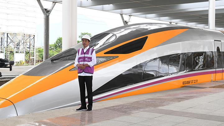 Pemerintah Berencana Bangun Jalur Kereta Cepat Jakarta-Surabaya