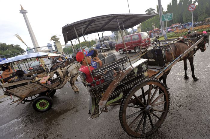 Pemkot Akan Larang Angkutan Delman Secara Permanen di Monas