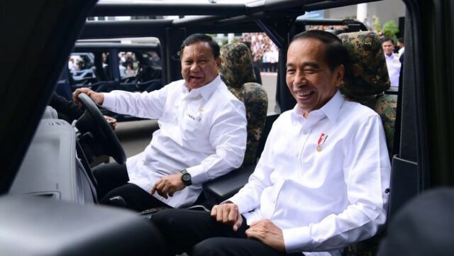 Melihat Kebolehan Mobil Rantis Maung yang Diresmikan Jokowi dan Prabowo