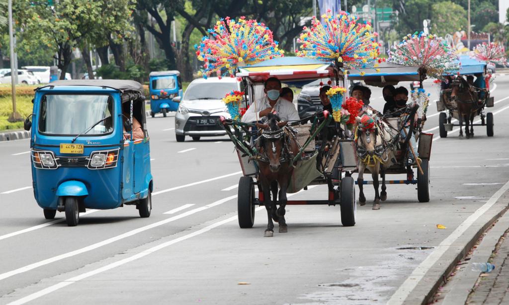 Pemkot Akan Larang Angkutan Delman Secara Permanen di Monas