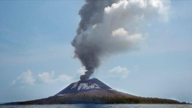 Gunung Anak Krakatau Suudah Erupsi 4 Kali di Awal Tahun 2023