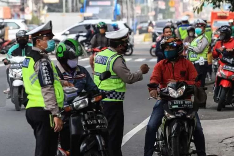 Patuhi Aturan Lalu Lintas, Tilang Manual Kembali Diberlakukan di Jakarta
