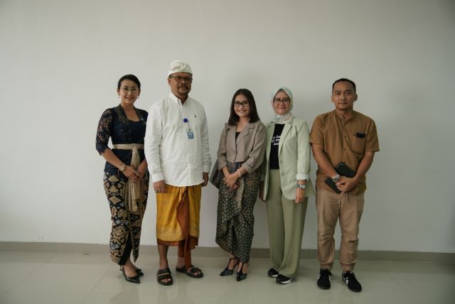 Antusias Prilly Latuconsina Jadi Dosen Tamu Universitas Udayana Bali