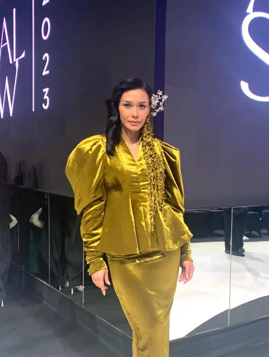 Mikha Tambayong Jadi Sorotan di Mel Ahyar Annual Show 2023 : KULTULIBRASI