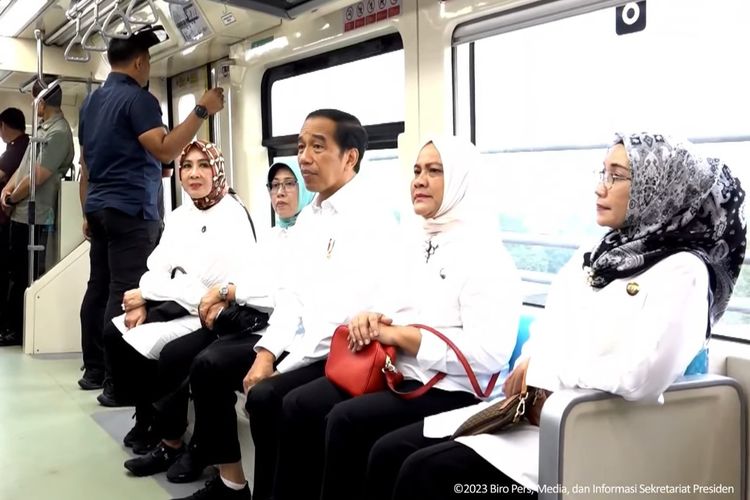 Jokowi Resmikan LRT Jabodebek, Segini Tarifnya!