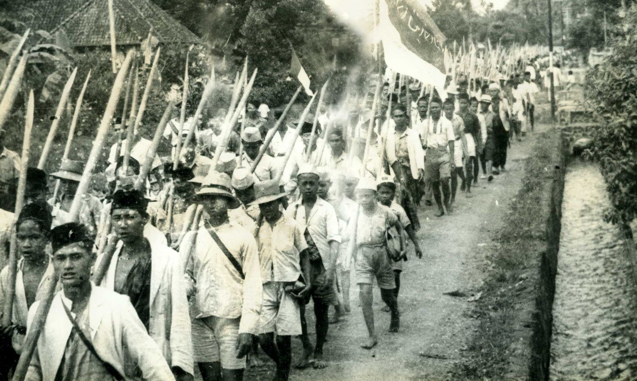 5 Senjata Tradisional Pejuang Kemerdekaan Indonesia Lawan Penjajah