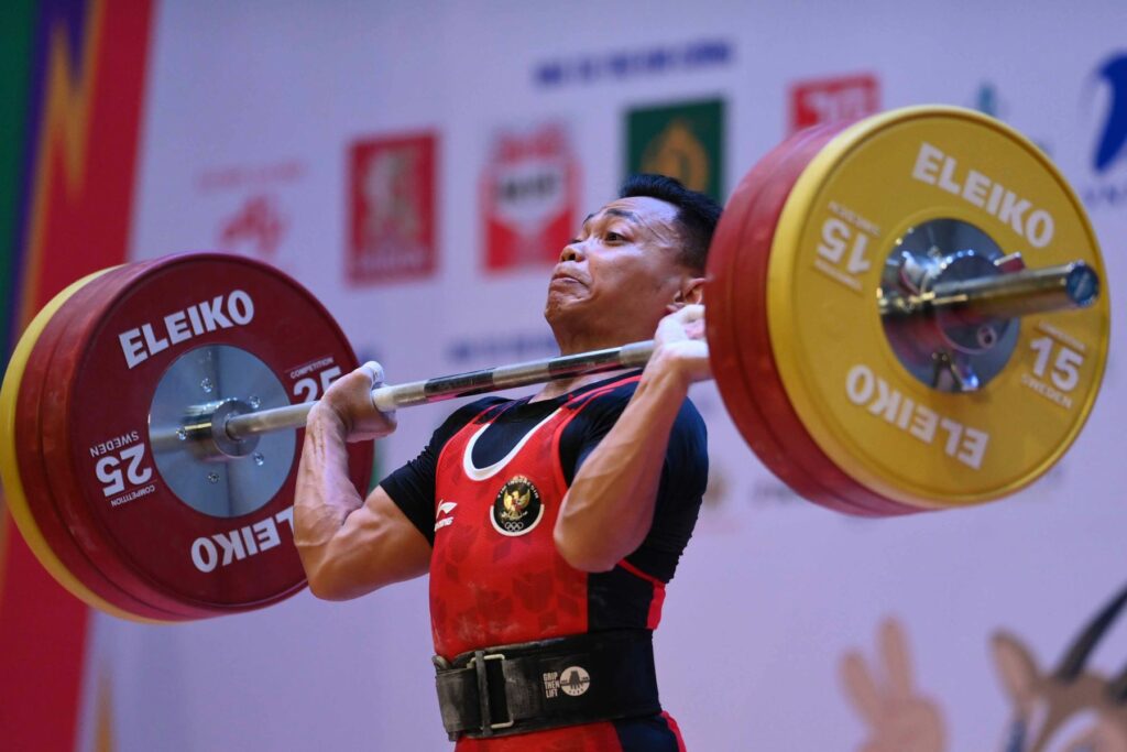 Eko Yuli Bawa Pulang Medali Perak di Kejuaraan Dunia Angkat Besi 2023